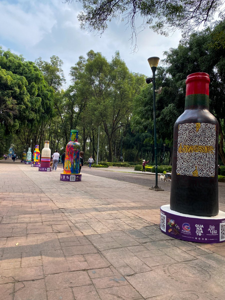 guanajuato's tweet photo. Las Botellas más coloridas y llenas de arte 🎨 llegaron a la 𝐂𝐃𝐌𝐗, estaremos hasta el 𝟑𝟏 𝐝𝐞 𝐣𝐮𝐥𝐢𝐨 en 𝑷𝒂𝒓𝒒𝒖𝒆 𝒅𝒆 𝒍𝒐𝒔 𝒗𝒆𝒏𝒂𝒅𝒐𝒔, Alcaldía Benito Juárez. https://t.co/BNV6UNwCOf