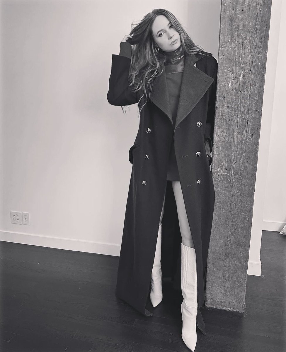 Karen on her IG 🖤