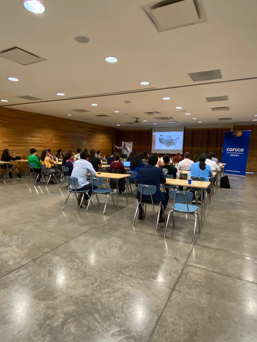 COFOCE's tweet photo. ¡Hoy se llevó a cabo el cierre de la 4ta generación de #EcommerceGO! 👏🌎Gracias a los especialistas que compartieron su experiencia y estrategias de #ecommerce 🌐para impulsar que más empresas de Guanajuato lleguen a mercado internacional a través de la digitalización. ✈️📦 https://t.co/uSD9yRZBno