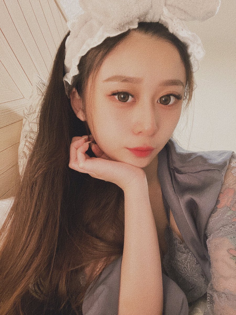 baibai040404's tweet photo. 只有對自己越狠，世界才會對你越溫柔 https://t.co/WifCvL1Eij