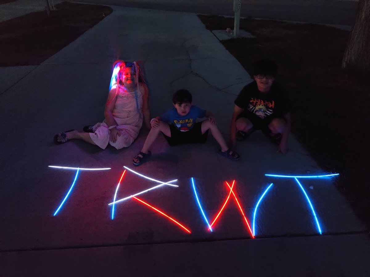 TheRoadWeTravel's tweet image. Closing out this day with no fireworks - apparently they're illegal here! Had some fun with glow sticks though! 🇺🇸 #rvlife #rvliving #fulltimervers #fulltimefamilies