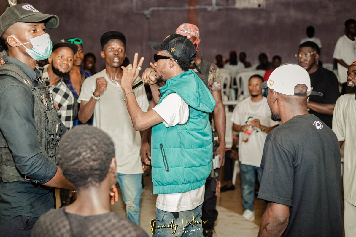 IntFcm's tweet photo. Moments From 
FAMILY VALUES LIVE IN CONCERT 
@ClassiQ_ @terrytharapman @khalidjoness @ijhaywonder @TadyJerry @Talk2Capt @Maikielyungin1 @VictorVyrex @zionmosesh @4wardwego @skyman219 @AuduLys @Gwariloaded 
#FVC
#FCM https://t.co/DBWMwYSBoF