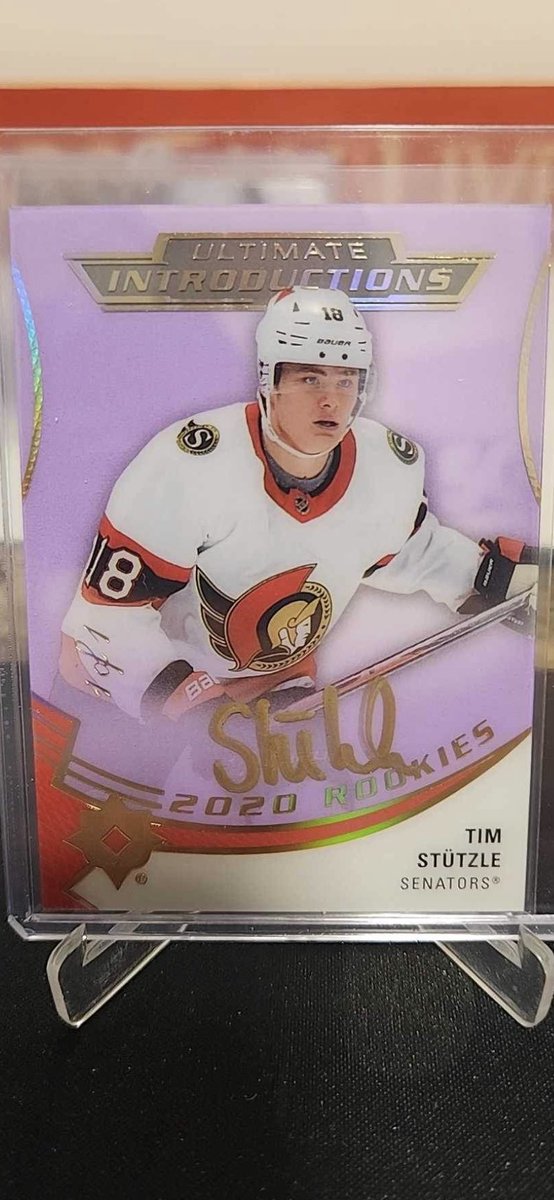 HobbySpotAndQCB's tweet photo. π₯π₯π¦WE GOT A BANGER!π¦π₯π₯ #oneofone #timstutzle #upperdeckultimate @UniversalDst @UpperDeckSports @UpperDeckHockey #whodoyoucollect #showyourhits https://t.co/DcoXiGHmVi