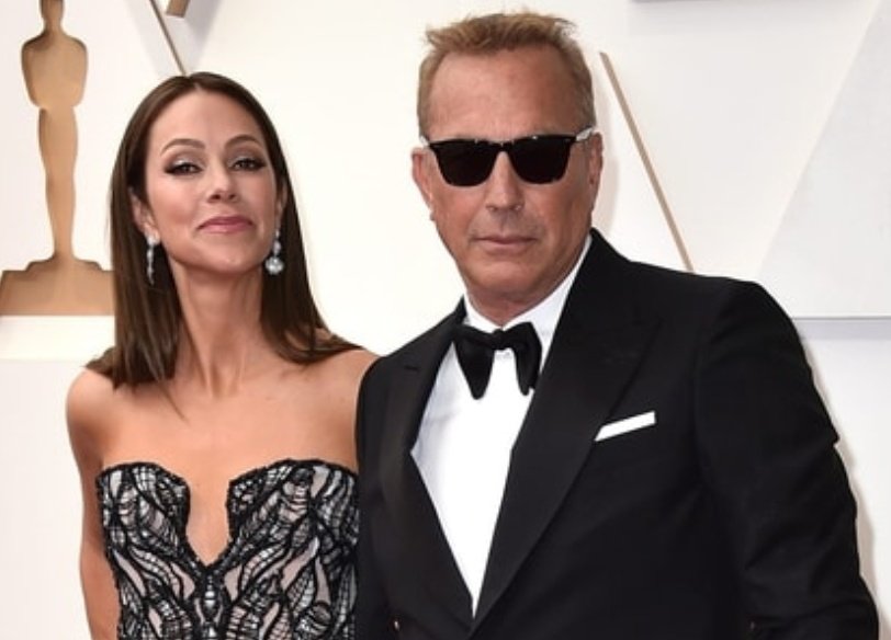 #Yellowstone star #KevinCostner gives deadline to estranged wife #ChristineBaumgartner to vacate his Santa Barbara home; Kevin has reportedly asked her to pack her bags and leave by no later than July 13

#Hollywood