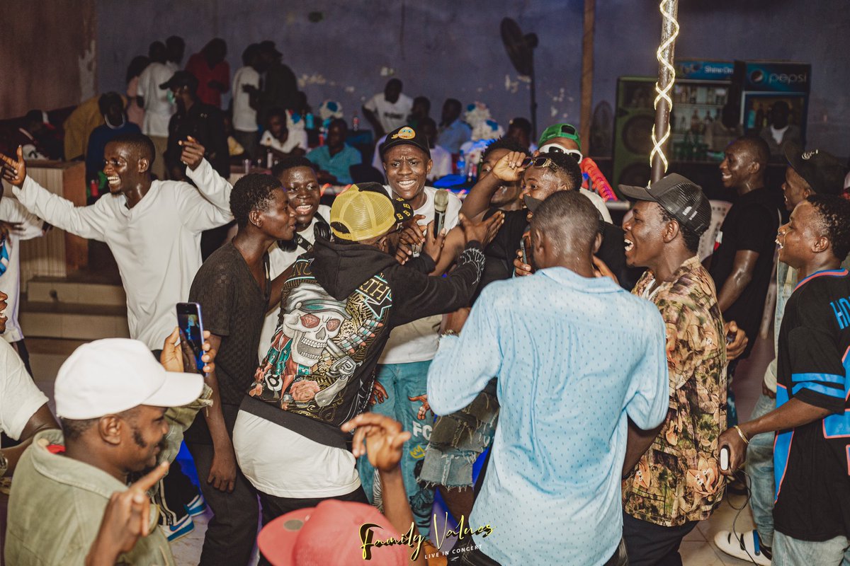 IntFcm's tweet photo. Moments From 
FAMILY VALUES LIVE IN CONCERT 
@lyricaldrsmith1 @Dj_Abba @officialdeezell @Iceprincezamani @TadyJerry @Talk2Capt @khalidjoness @ijhaywonder @AuduLys @skyman219 @veejay_arico @ijhaywonder @Jazzkido_ @djsujazzy @DONJAZZY @iam_Habdul @_Thrixian 
#FVC
#FCM https://t.co/MKTdUsPno2