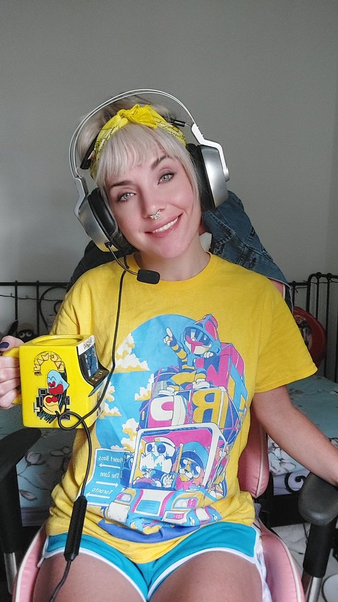 MumsieGames's tweet photo. Bring the sunshine on this grey Wednesday with my @TWRPband t-shirt and my @planetbooty shorts 
🌞🤖🍑

https://t.co/1BrQ2RDsEQ
https://t.co/2yMZzo2L4M

#planetbooty #TWRPband https://t.co/srOD1X386k