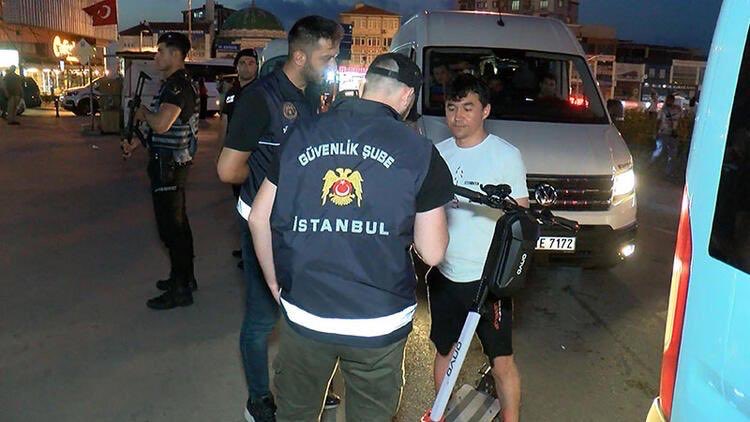 umitozdag's tweet photo. İstenbul Emniyet Müdürlüğü dün 21.00’den itibaren yapılacağını açıkladığım Taksim civarında kaçakları toplama operasyonuna başladı. Bu operasyonlar Zafer Partisi’nin tavizsiz gerekirse zorla dönecekler siyasetinin sonucudur. Zafer Partisi Türk devletinin stratejik aklıdır https://t.co/qssb8r2XYv