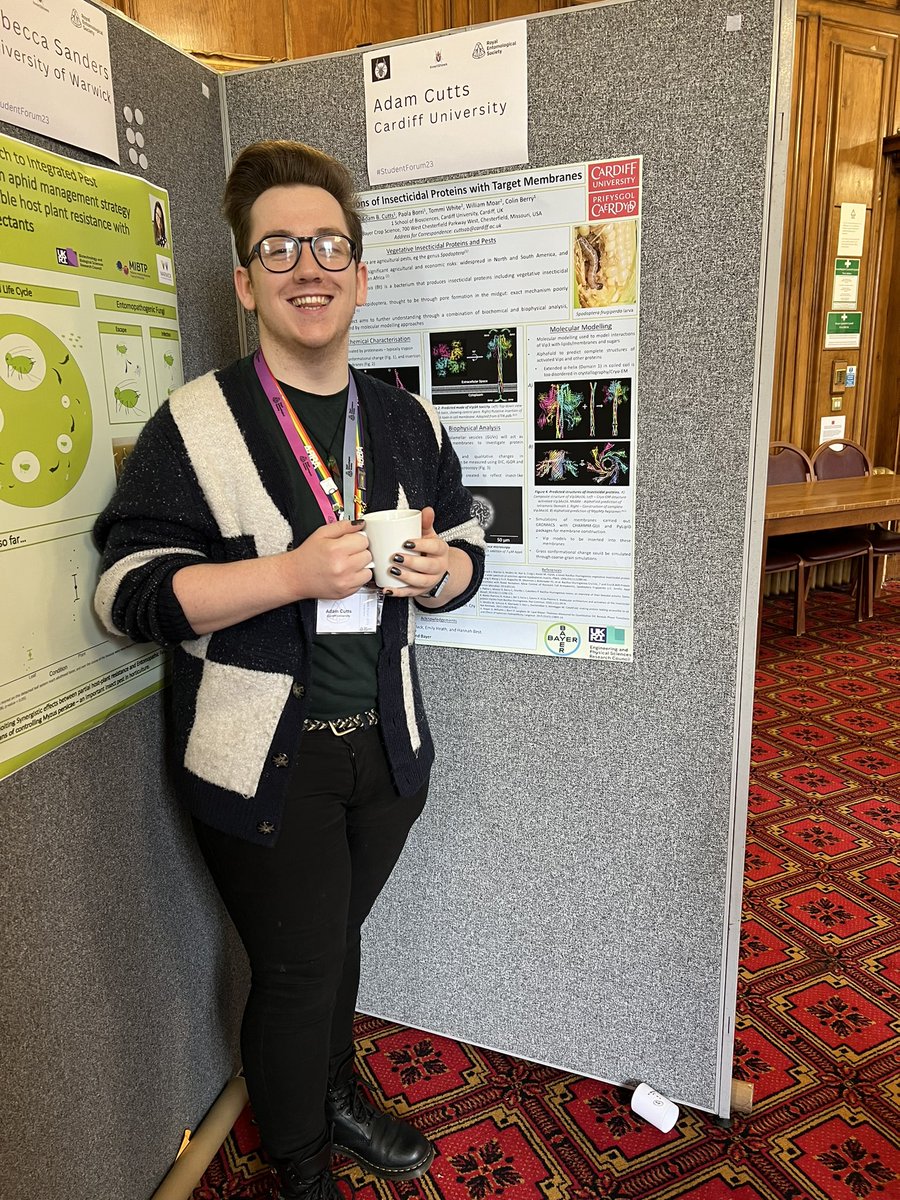 Throwback to my first ever poster presentation of my PhD a couple months ago!

This was at the Royal Entomological Society’s Student Forum 2023, with my poster giving an overview on my project ⚛️

#res #poster #phd #science