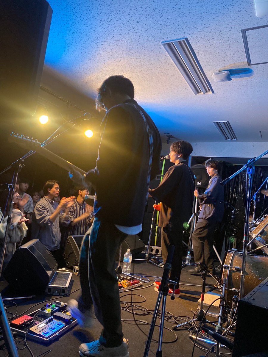 connect the gigs tweet media