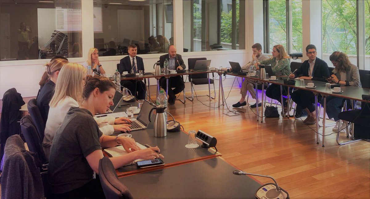 SMEunited's tweet photo. In our “Meet the Rapporteur” exchange w/ @Ansip_EU on #GreenClaims we asked for:
 ✔️simple &amp; proportionate #substantiation criteria
💪strengthening support measures for #SMEs 
🔎 alternative #verificationscheme for SMEs
More https://t.co/AYM7tCatPx 
@FidanzaCarlo @CPME_Bruxelles https://t.co/5tJMCa2D3B