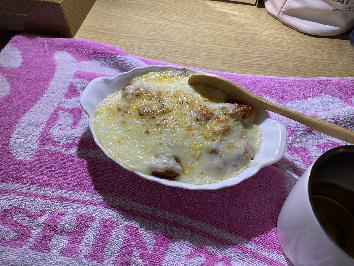 ponzaemon1224's tweet photo. 半年前のラクレットチーズでチキンドリアを作りました https://t.co/Foc3mfqgjj