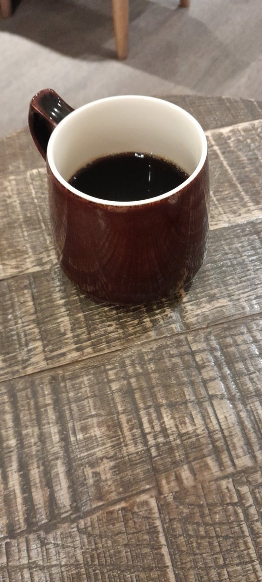 parafyna's tweet photo. Guess how unlikely can one be .... my internet provider refused my card 😑 🥲 they cut me off and cutt off my phone .... i hate you #mobal and i have to go find a cafe to do my work ... and stay there until 9 .30 pm😩 then go home and wake up at 7 am to go to my other work https://t.co/yaE5fqthz4