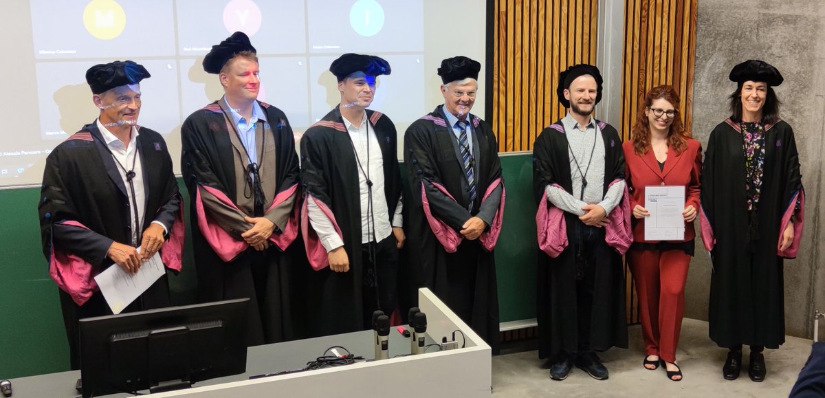 VITObelgium's tweet photo. On 29 June 2023 @AlessiaPancaro successfully defended her VITO/UHasselt #PhD. Congratulations! 👏

PhD title: “Nanoplasmonic sensing platform for lectin detection”

VITO promotor: @NelissenInge https://t.co/NX5NO7vKav