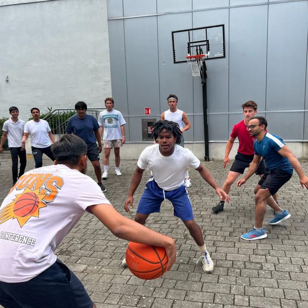 aparto student tweet media