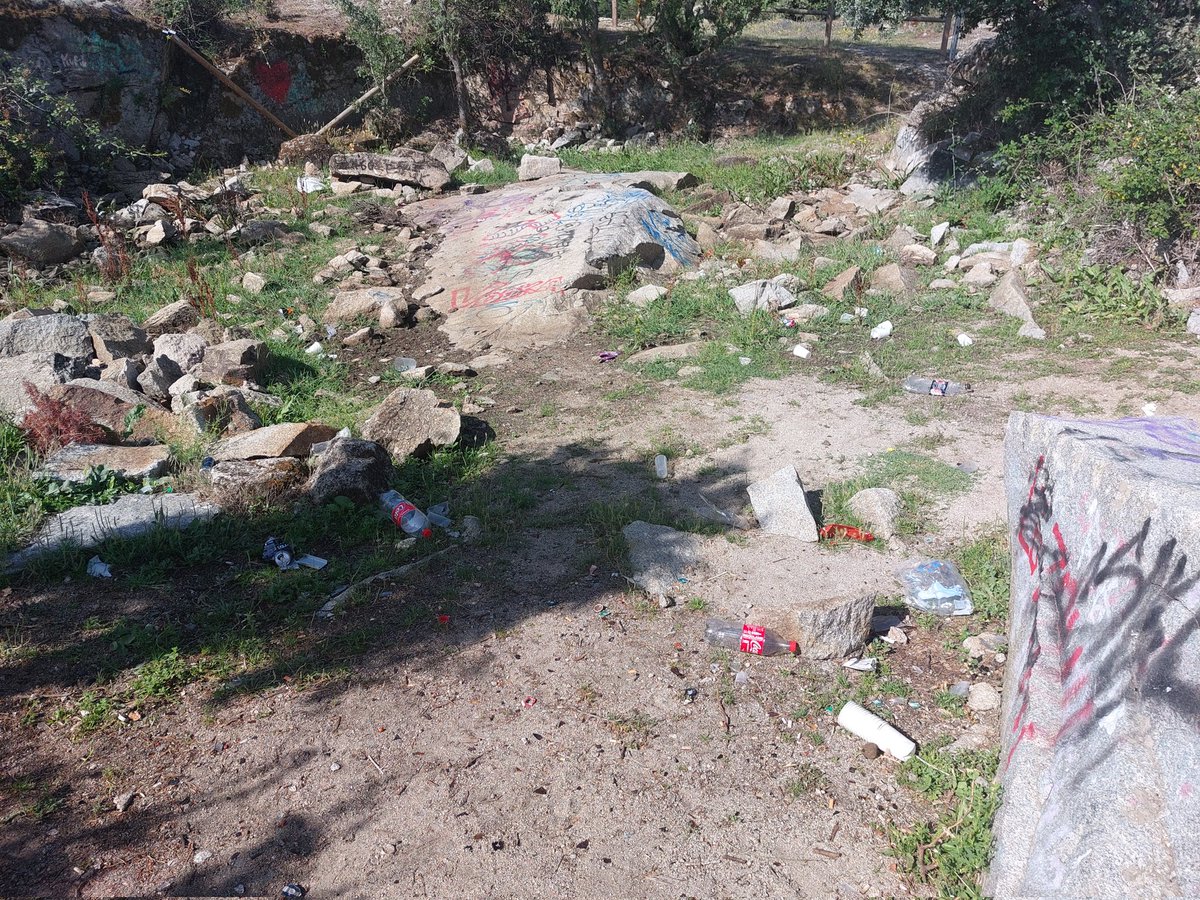 Dehesa de #Moralzarzal. Cuando puedan, por favor.