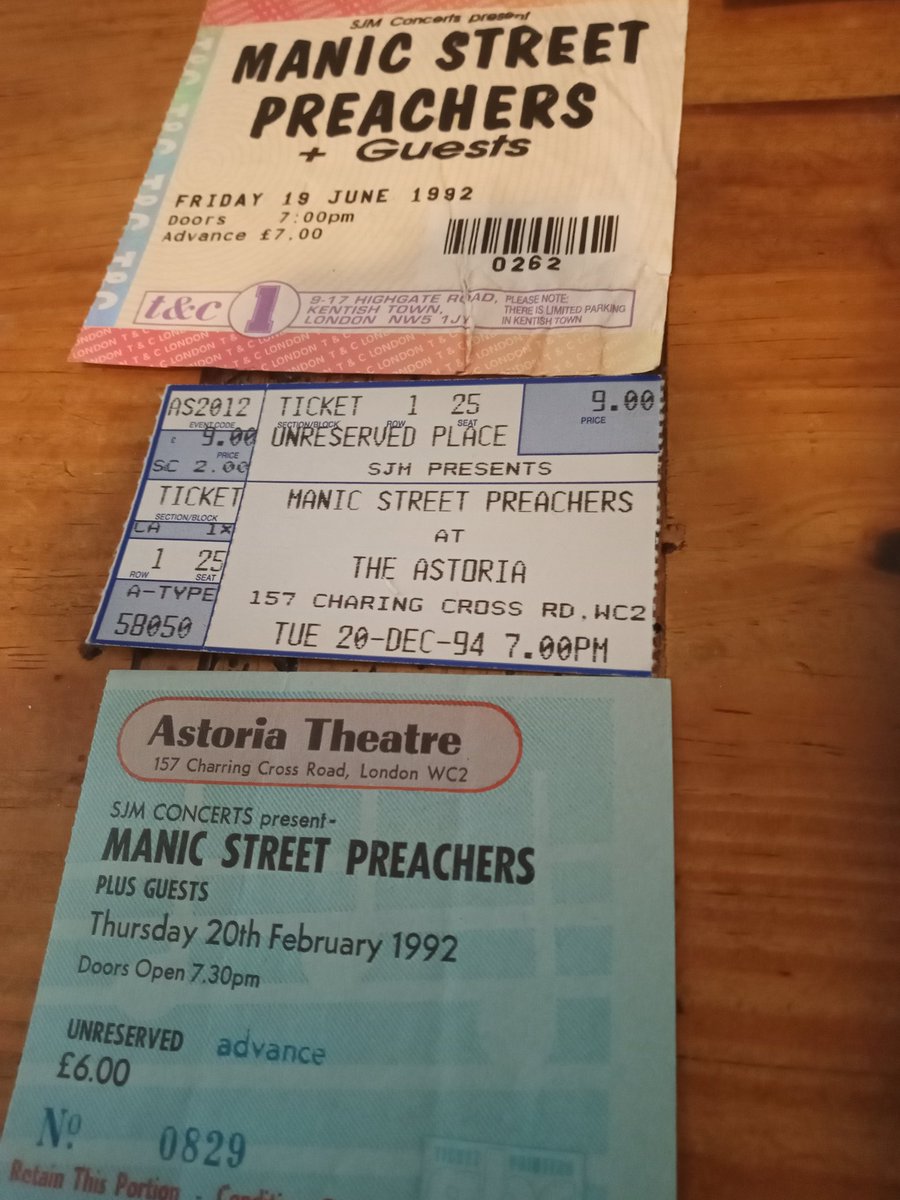 Manic Street Preachers for six quid anyone...? 😁🎸🎸
#ManicStreetPreachers
#Manics
<a href="/Manics/">Manic Street Preachers</a> <a href="/Albums200/">Albums in 200 Words</a> <a href="/nickelliottrock/">nick elliott rock art photographer</a> <a href="/PunKandStuff/">PuNk and Stuff</a> <a href="/FactsAboutMSP/">ManicStreetPreachers</a>