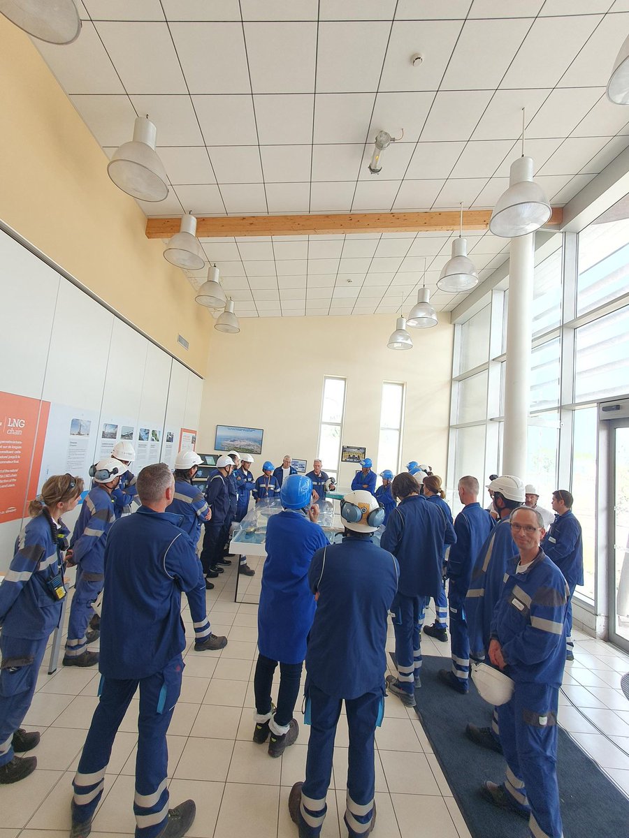 BusinessByers's tweet photo. Le staff des #BYERS en sortie au terminal méthanier @Elengy du Cavaou de la @villedefos 
Déjeuner et visite guidée du site par les collaborateurs #ELENGY dans un esprit très convivial. https://t.co/5yHyOjEVEV