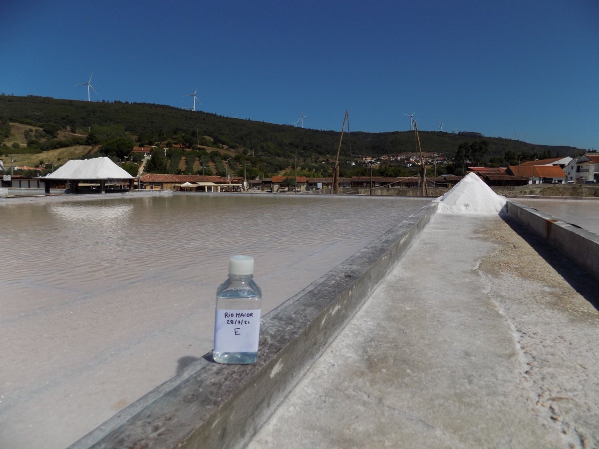 B3iS_Project's tweet photo. Our 2nd sampling campaign was done at Rio Maior #Salinas , Portugal. In these inland salterns, brine is extracted from a deep well that has a large amount of rock salt. We greatly enjoyed this campaign, could see huge amounts of salt being collected and  bought some to bring home https://t.co/NKcvxuiloa