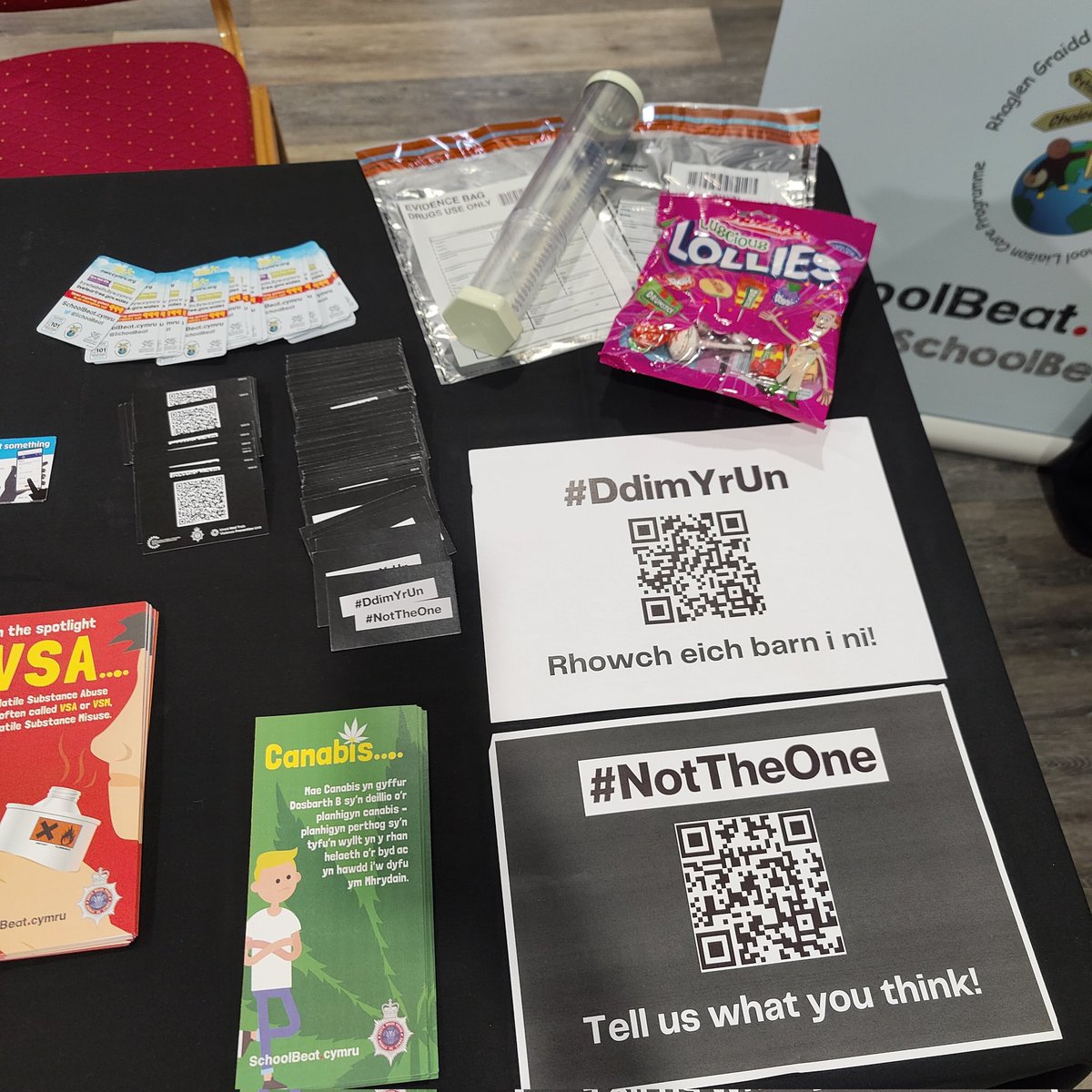 Schoolcopalex's tweet image. @SchoolBeat officers engaging with pupils this week at the 'Choice Of A Lifetime' play at Cardiff City Stadium. Discussing making those positive choices #Knifecrime #NotTheOne @SWPCardiff @CdfCuric @commissionersw