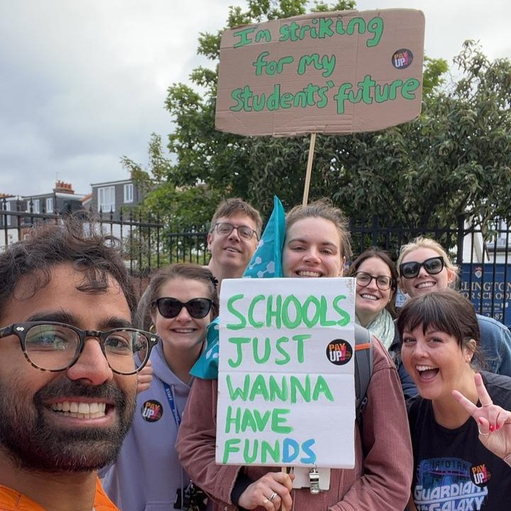 NEUnion's tweet image. All of this can be avoided if @GillianKeegan  released the STRB report and opened talks with us. #PayUp #SaveOurSchools #DoYourJobGill