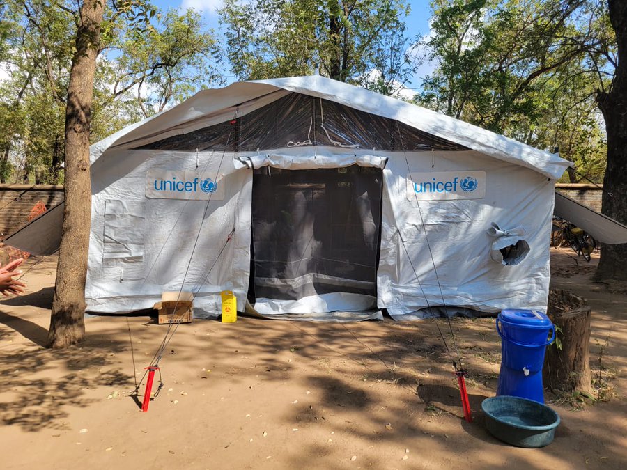 UNICEFAfrica's tweet photo. UNICEF is working hard to end cholera in Malawi.
We are supporting health facilities with essential supplies, medicines and tents, especially in areas affected by Cyclone Freddy.
#ForEvery child, a healthy future. https://t.co/pcpypihcIZ