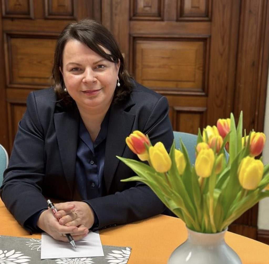 Glo in jouself
Daar is geen beperking op wat jy kan doen nie
Mislukking is nie die teenoorgestelde van sukses nie
Maar 'n deel van sukses