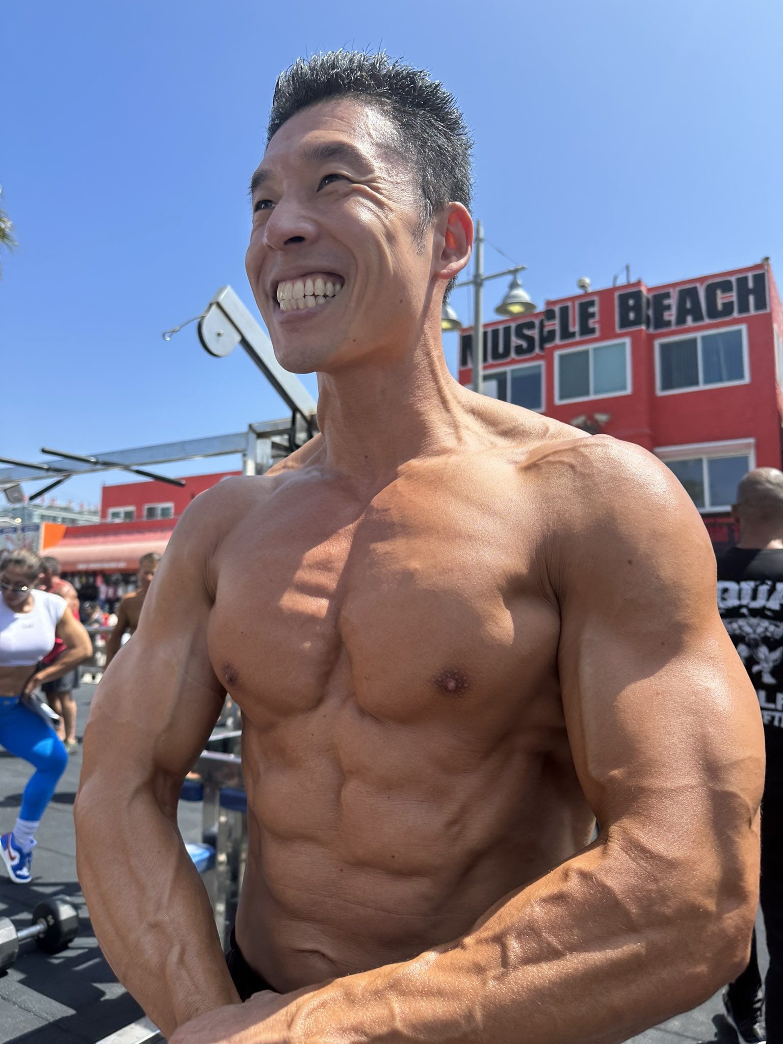 ボディビル ベニスビーチ 優勝 トロフィー なかやまきんに君 Amazon.co.jp: MUSCLE STARS PIECE なかやまきんに君 ～りそうの