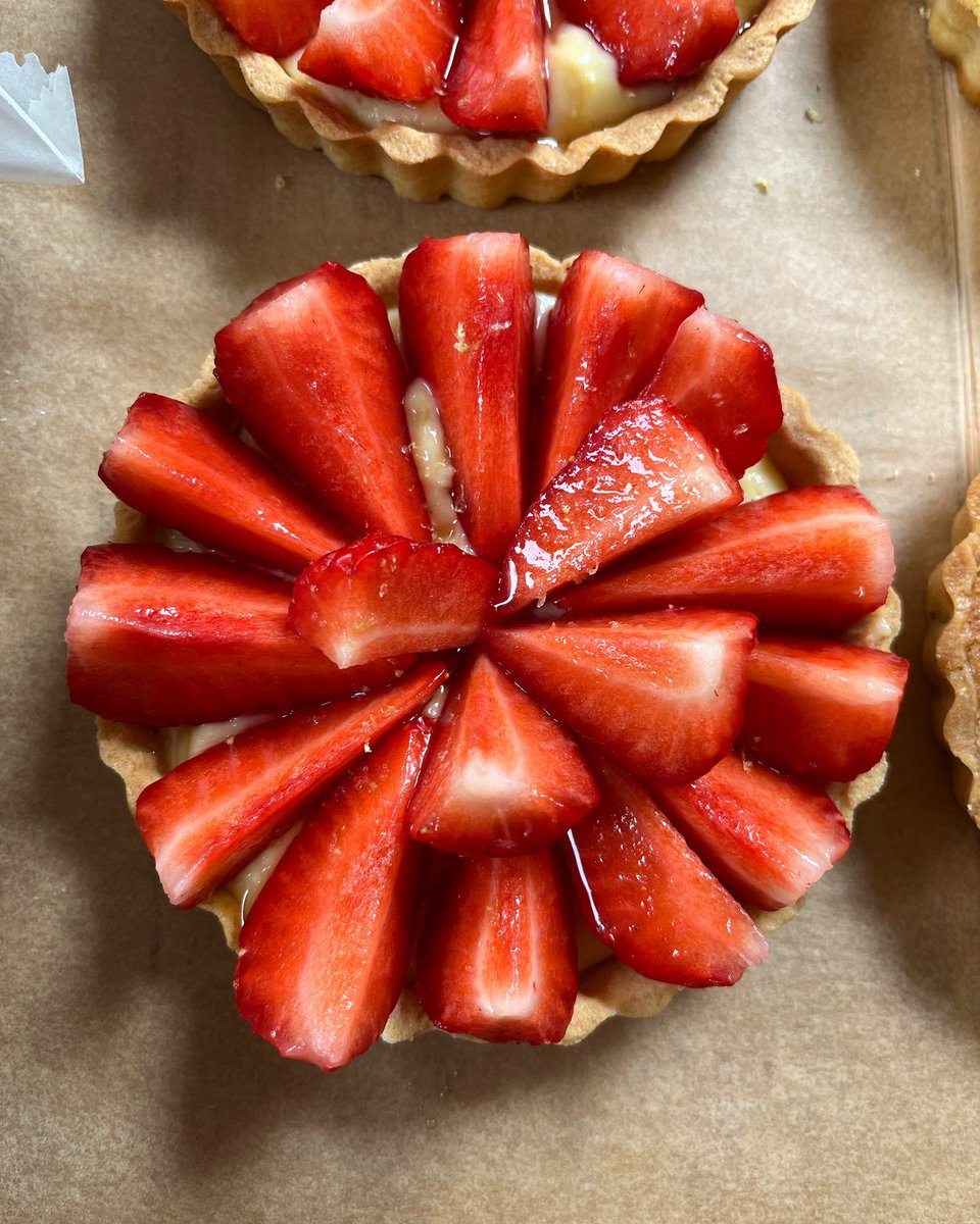 #strawberrylovers behold! Summertime in a tart at #breadmanwalking.
You might find her languishing in the centre aisle next Saturday . She was a hit last weekend… she needs to h dressed up a tad bit more we suspect