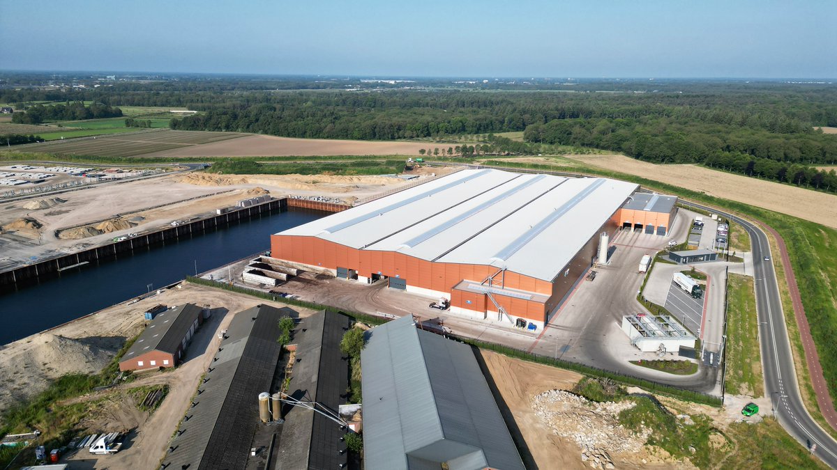 Groenewout_com's tweet photo. Kekkilä-BVB vergroot efficiëntie en flexibiliteit met nieuw magazijn- en productielocatie https://t.co/1Ra3cDc0BF via @Groenewout_com https://t.co/Y2S27icQKU