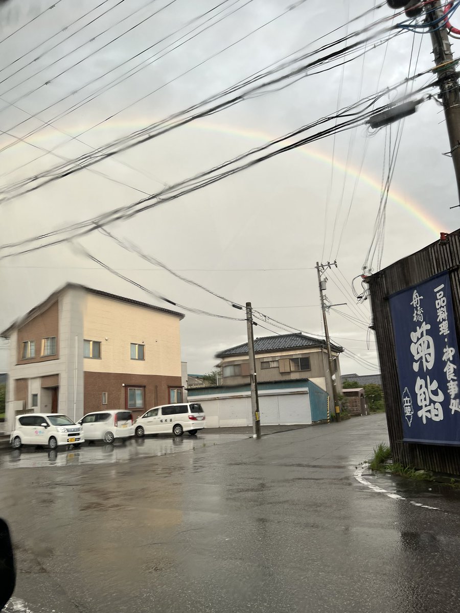shirokumamon_'s tweet photo. @HarunaOkawa しろくまモン…仕事帰りに虹が出てたので、停車して写メ📷りました‼︎なんとダブルレインボー🌈まで見れましたよ💖 https://t.co/SeIXQDXIBC