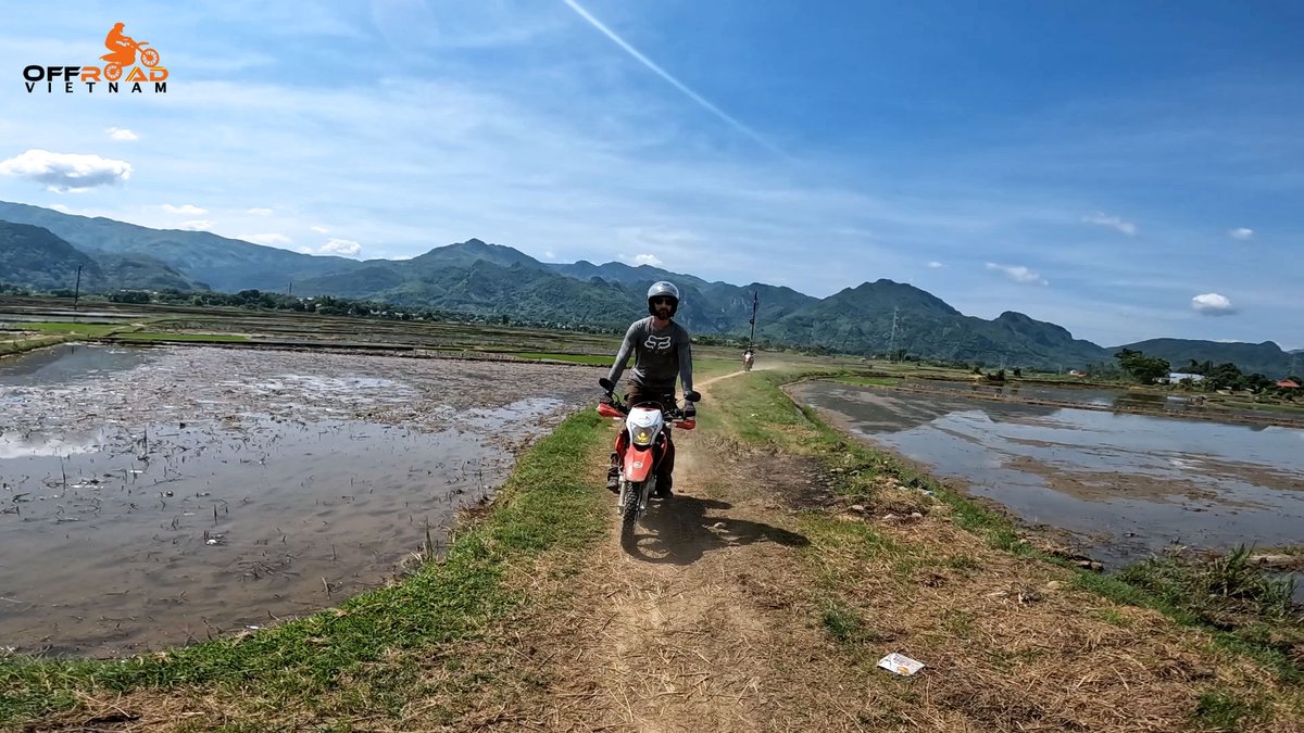 vietnambikers1's tweet photo. Two-wheeled vehicles are inherently unstable and therefore are much more affected on any surface ποΈ
π² https://t.co/PuBYXXe7g6
#mixedroads #changingconditions #ridesafe #vietnam #xuhuong2023 #trending2023 #motorbike #tour #rental #honda #XR250 #XR150L #CRF150L #CRF250L #CRF300L https://t.co/4WzSG8BJpq
