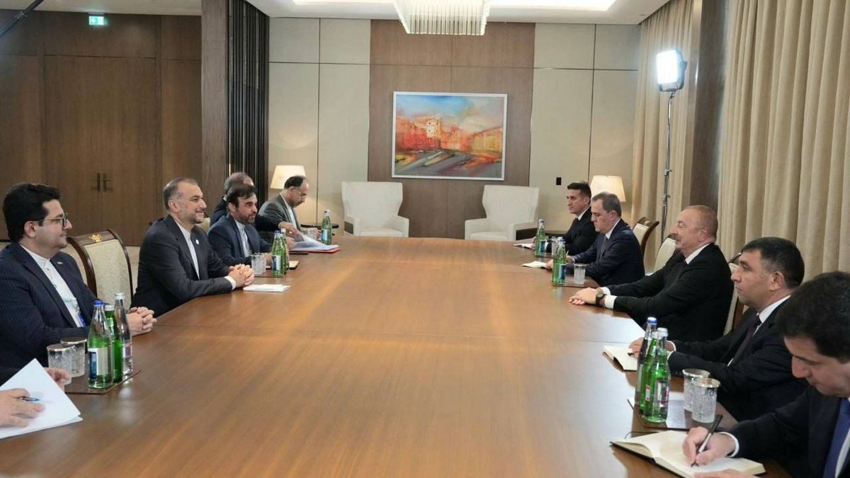 iswnews_ru's tweet photo. 🇮🇷🇦🇿 Президент Азербайджана Ильхам Алиев принял главу МИД Ирана Амира Абдоллахиана.

#Азербайджан 
#Иран 

"Новости Исламского Мира"
https://t.co/ZUrvfYc6F0 https://t.co/IzvjIc7jrP