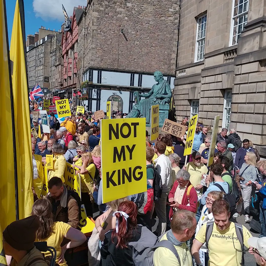 Our Scottish Coronation protest has only just started and we're already over 100 protestors strong! #NotMyKing #AbolishTheMonarchy