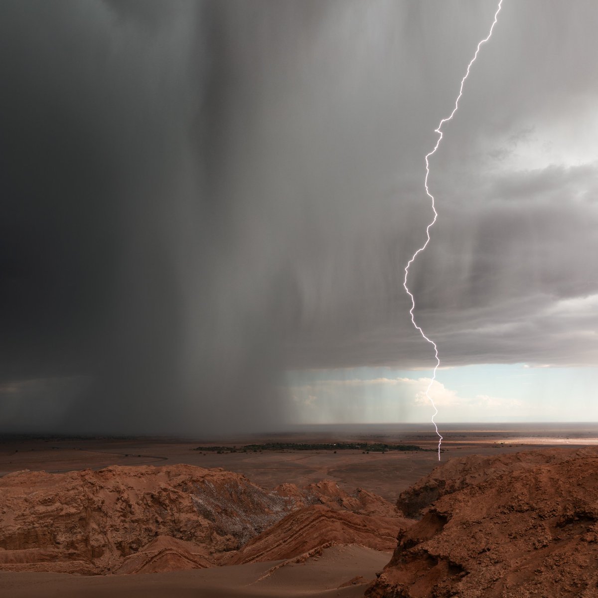 GregCrichton_'s tweet photo. Bit of a wild arvo photographing close(ish) lightning 3000m asl in the high deserts of San Pedro, Chile earlier this year. 

Really enjoyed having an elevated (albeit slightly more hazardous) perspective on these shots.

#StormHour #wxtwitter #Chile https://t.co/OG4I99SseK