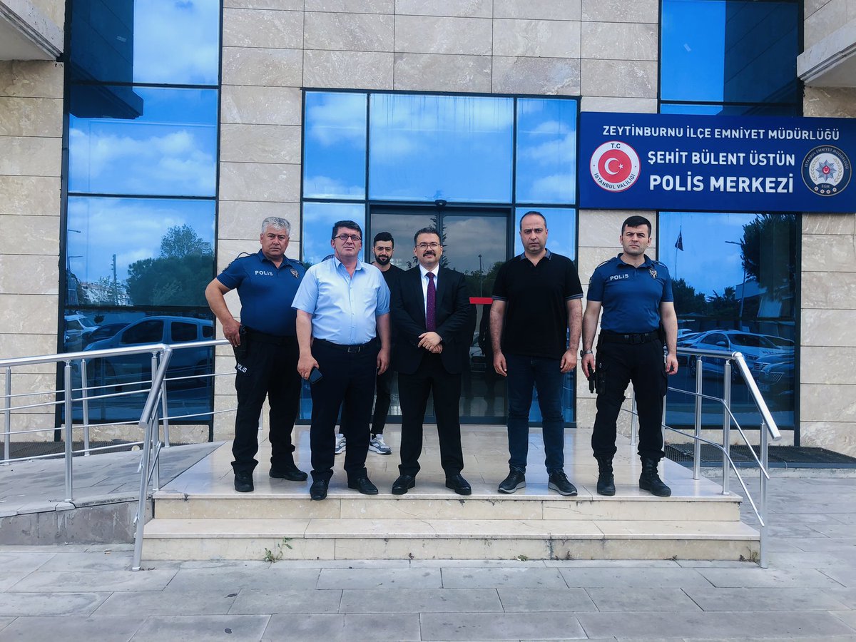 Sn. Kaymakamımız Ercan TURAN, 

İlçe Emniyet Müdürlüğümüzü ve Şehit Bülent Üstün Polis Merkezimizi ziyaret etti.
 Akabinde günlük asayiş toplantısı icra edildi.
“İlçemizin esenliği ve güvenliği için var gücümüzle çalışmaya devam ediyoruz.”@ErCCanTURAN
