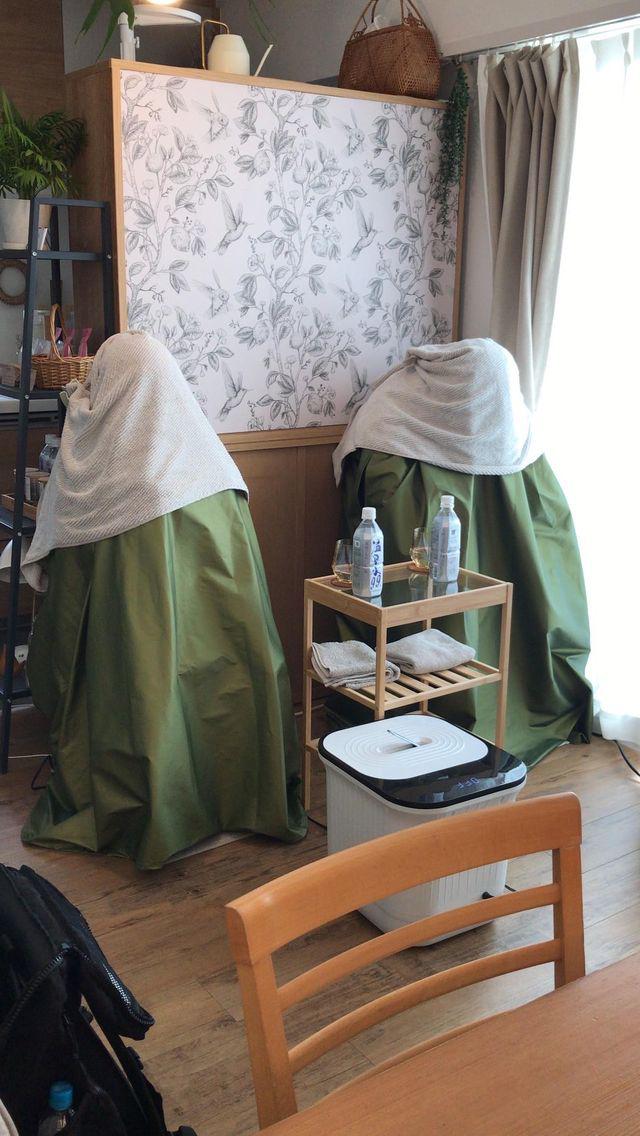 kikakoujitsu's tweet photo. 【おかま直伝よもぎ蒸し】セルフメンテナンスday。2回目のよもぎ蒸し。ペア蒸しができるようになったとのことで、デトックスしたいパパを連れて行ってみた。大量に発汗するけど全然ベタベタになら���、サラッサラ！よもぎに自分が選んだハーブも入れて蒸すので香りが最高👍カラダ温暖化推進中！ https://t.co/De6Nv0WFU0