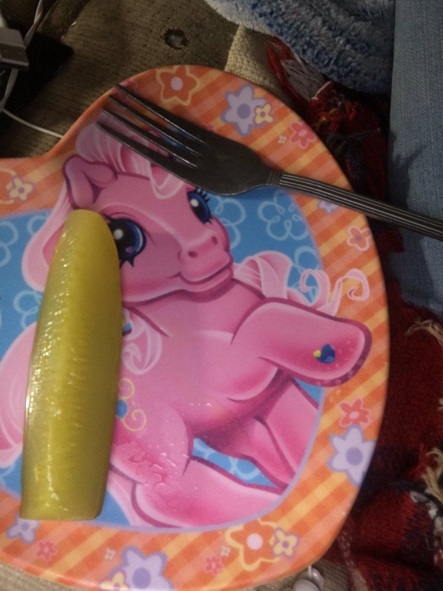 Zorph1c's tweet photo. Pickle :3 https://t.co/VLIHIbedR6