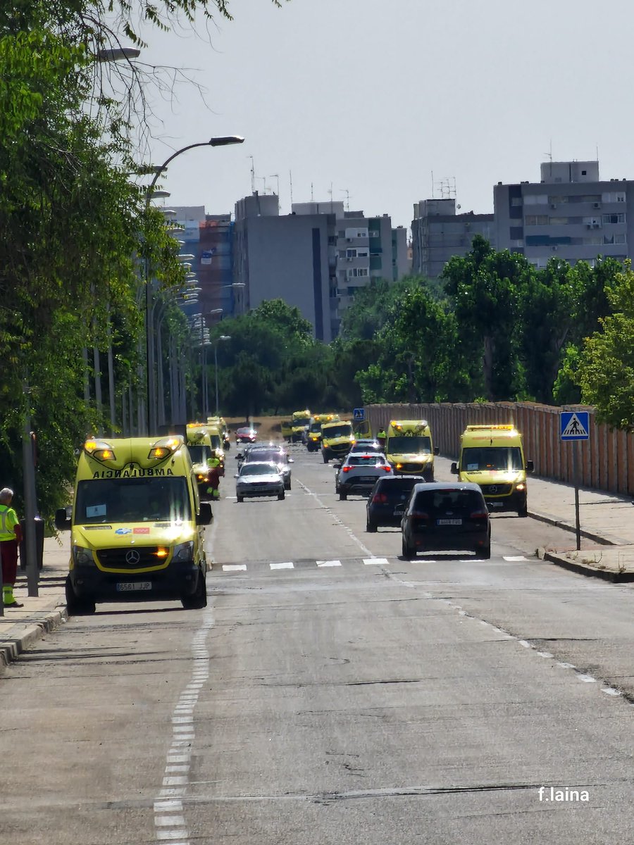 Aetesys_Naciona's tweet photo. AEYESYS DIRECTO: 
Las imágenes lo dicen todo, sobran las palabras y derroche de lágrimas ...
Imposible no emocionarse 😭🫂🚑🚑✈️ @AETESYS_TES 
@AetesysAndalu 
@IdiazAyuso @EmergenciasMad @SaludMadrid https://t.co/HMqPiMOrxM