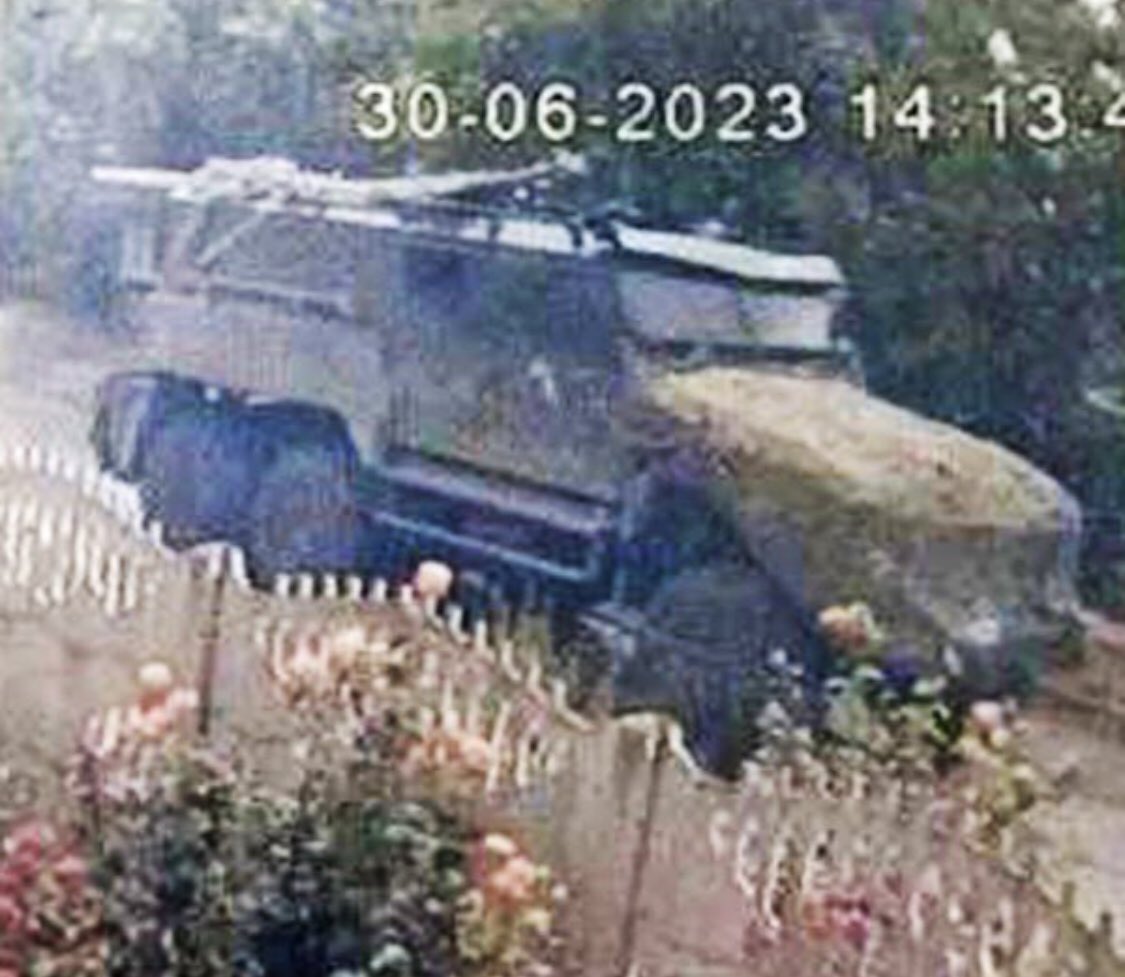 visegrad24's tweet photo. 12-y-old Irina Gubareva was abducted by Russian soldiers on June 30 while walking to a friend’s house near Mariupol.

Locals quickly started spreading a photo of the Russian military vehicle used in the abduction

The soldiers haven’t been found, but her body was found yesterday https://t.co/uduu5NIsu8
