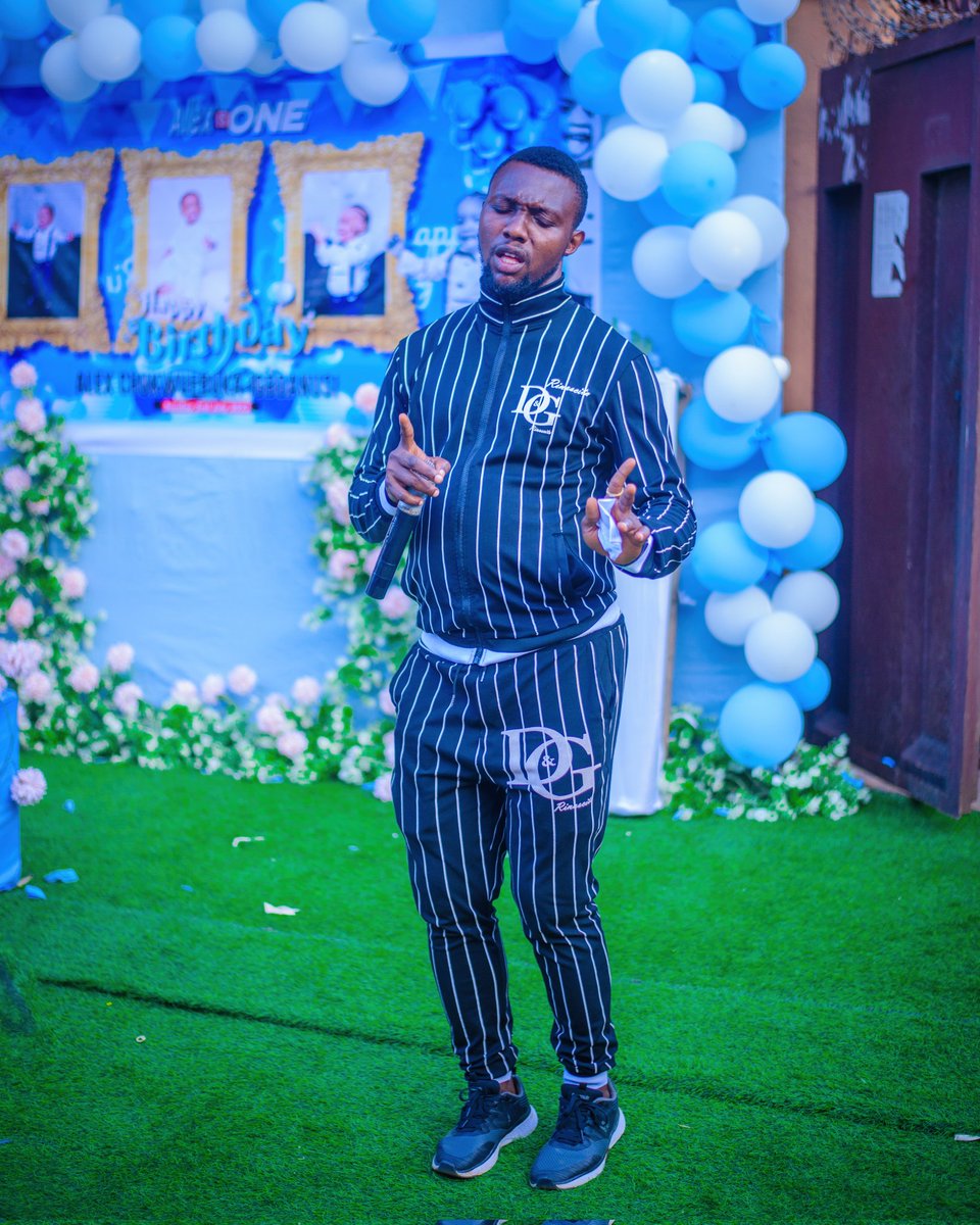 ebuka_jazz's tweet photo. Guess the dancing moves https://t.co/gkuIzHnfpa