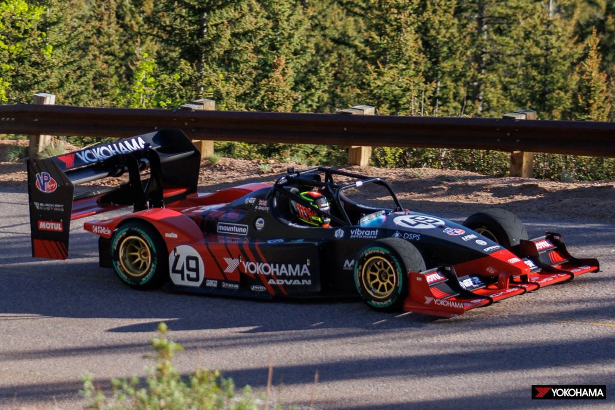 YokohamaRubber's tweet photo. 【横浜ゴムのサステナブル素材を使用したADVANレーシングタイヤ装着車が米国の過酷なヒルクライムレースで2年連続の総合優勝、全5クラスで優勝】

ニュースリリースはこちら
https://t.co/ELsUFzoTLa

#YOKOHAMATIRE #ヨコハマタイヤ
#横浜ゴム #ADVAN #A005 https://t.co/SZydPO8pQy