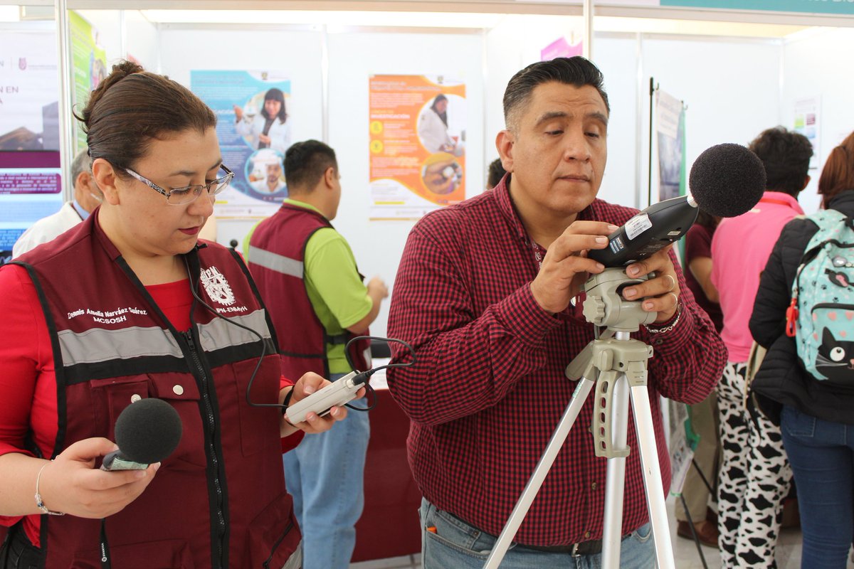 mcsosh_ipn's tweet photo. En el marco de la #ExpoPosgrado 2023 del @IPN_MX, la #MCSOSH participó en el stand de la #ENMH entregando información escrita a los asistentes, también se realizaron charlas sobre primeros auxilios y se midió el ruido ambiental en dicha expo.
#SoyIPN | #OrgullosamentePolitécnicos https://t.co/oW16jen3gl