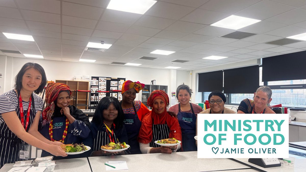 Congratulations to everyone who completed the @JamiesMOF course we held in our school. You earned your certificates and aprons for learning how to cook cheap, tasty meals from scratch. #keepingcookingskillsalive #cookfromscratch #shslocalcommunity