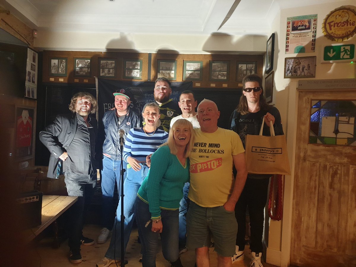 FrostysComedy's tweet photo. What a gig last night!
And what a headliner!! @KeithFarnan https://t.co/ZKcmIGl8RM