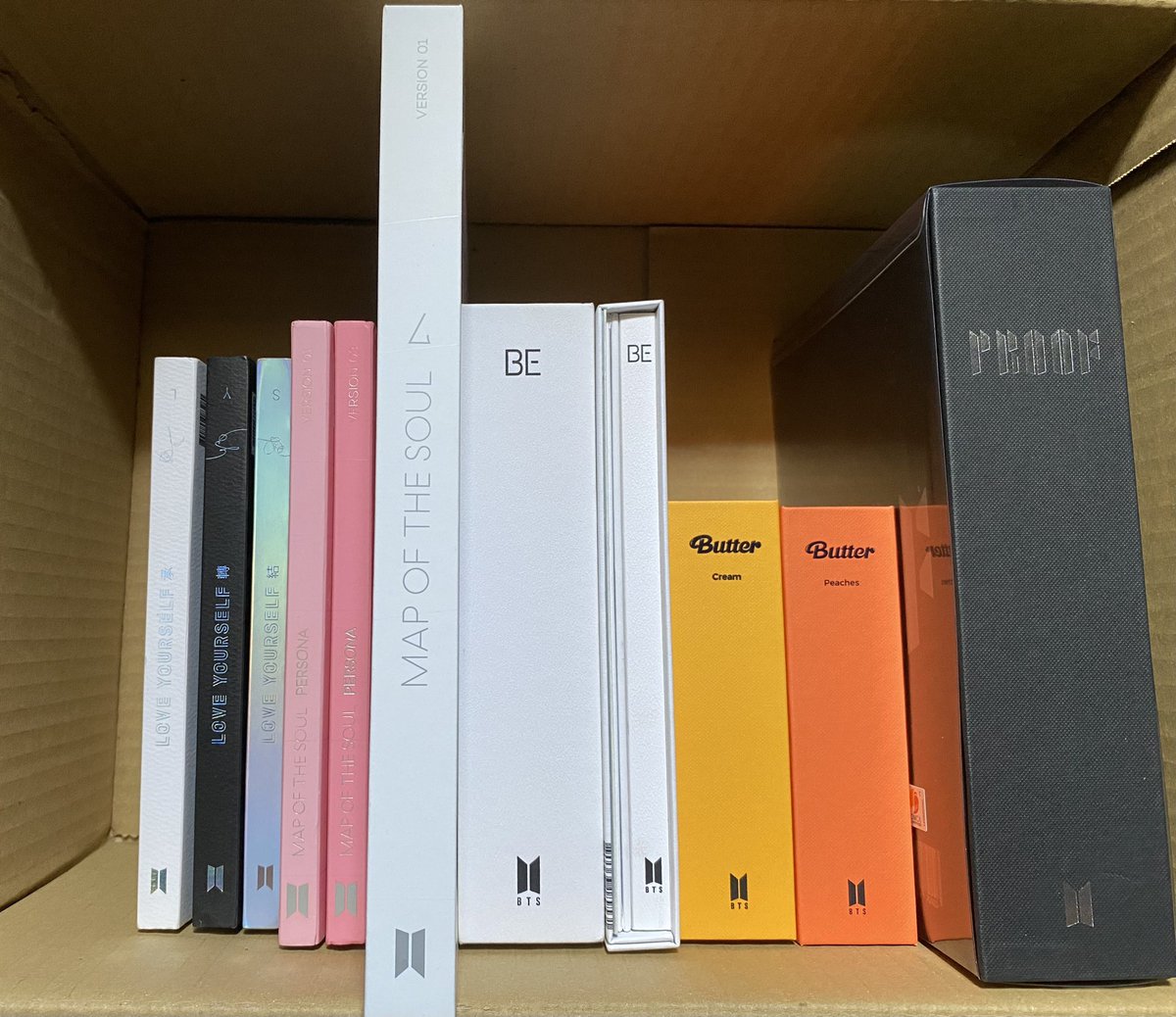 taesaurus1230's tweet photo. PLZ HELP RT!

Letting go of my bts albums for a lower price. Fullsets except photocards. Pc will be sell separately on a later time 🙏🏻

Refer price on second pic. Can nego till let go. dm if interested! 
#pasarbts #pasarbtsmy @BTSMarketMY https://t.co/ZSCMRqRpGH