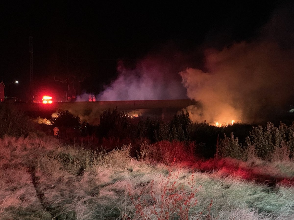 ContraCostaFire's tweet photo. Con Fire responded to 19 grass & exterior fires & 2 structure fires in the 10 pm hour. Of these, 3 are known fireworks caused and 16 suspected. Fieldcrest Dr, PH home significantly damaged. Report all fires immediately to 911, illegal fireworks to 1-833-885-2021. #confire4th https://t.co/DgUmN1cSQQ