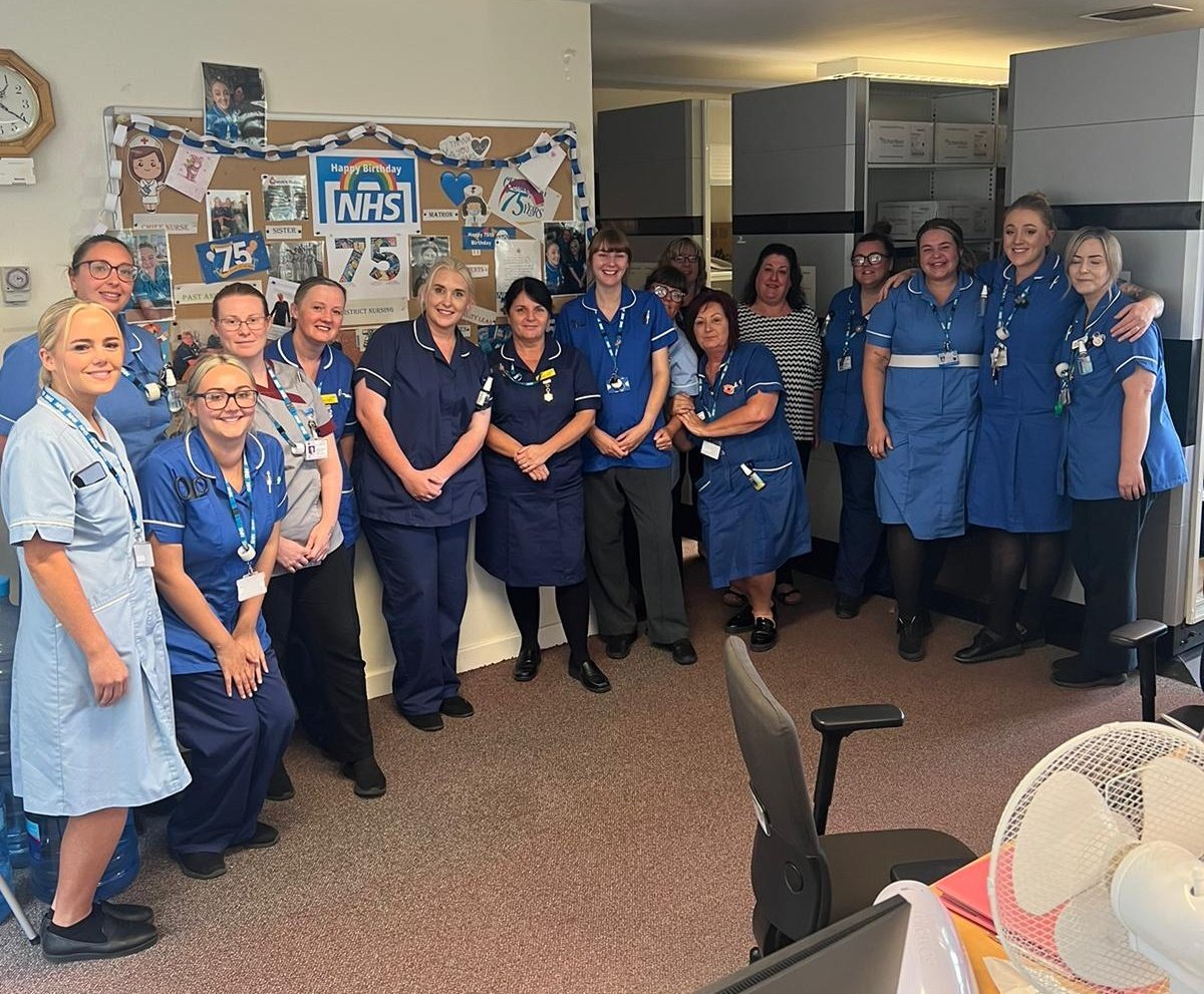 RotherhamCTD's tweet photo. Happy #NHS75 birthday celebrations are underway way 🎂🎉🎂🎉🎂 #South #DNs #TRFTCommuniTeam @CatherineB79152 @sharonhunter47 @Curlygayley @RElsonReynolds @RotherhamNHS_FT @MandyCl91051618 @RodKersh @MelpaGibbons https://t.co/Xphzcol6Eu