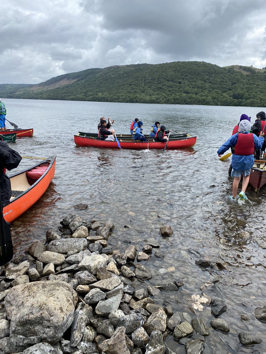 Y6oakclass's tweet photo. Canoeing on Lake Coniston. https://t.co/8hqwSi0iB2