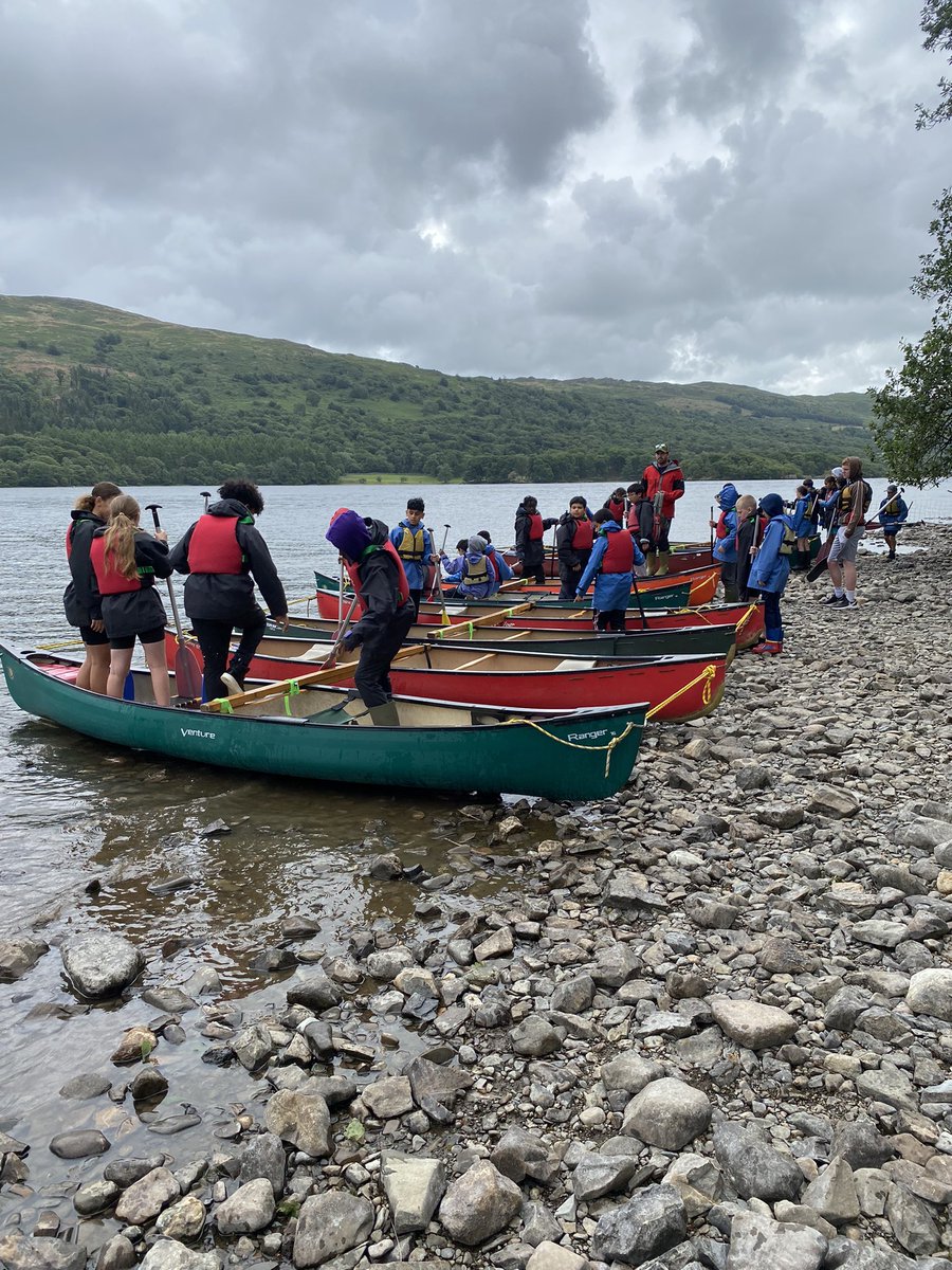 Y6oakclass's tweet photo. Canoeing on Lake Coniston. https://t.co/8hqwSi0iB2