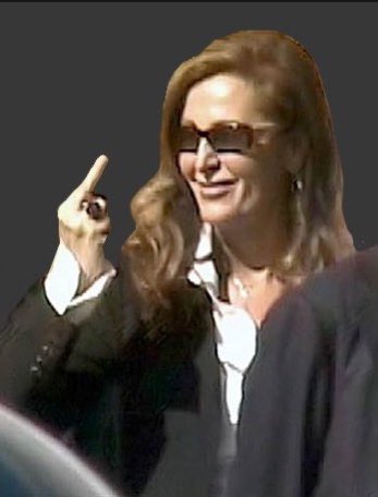 Oggi la #santanche presenterà la sua arringa difensiva al senato. Ovviamente, senza contraddittorio e il discorso è stato già bello che preparato dagli avvocati e concordato con #meloni e #larussa. Il succo del discorso pare che si possa riassumere in “non amministravo io le
